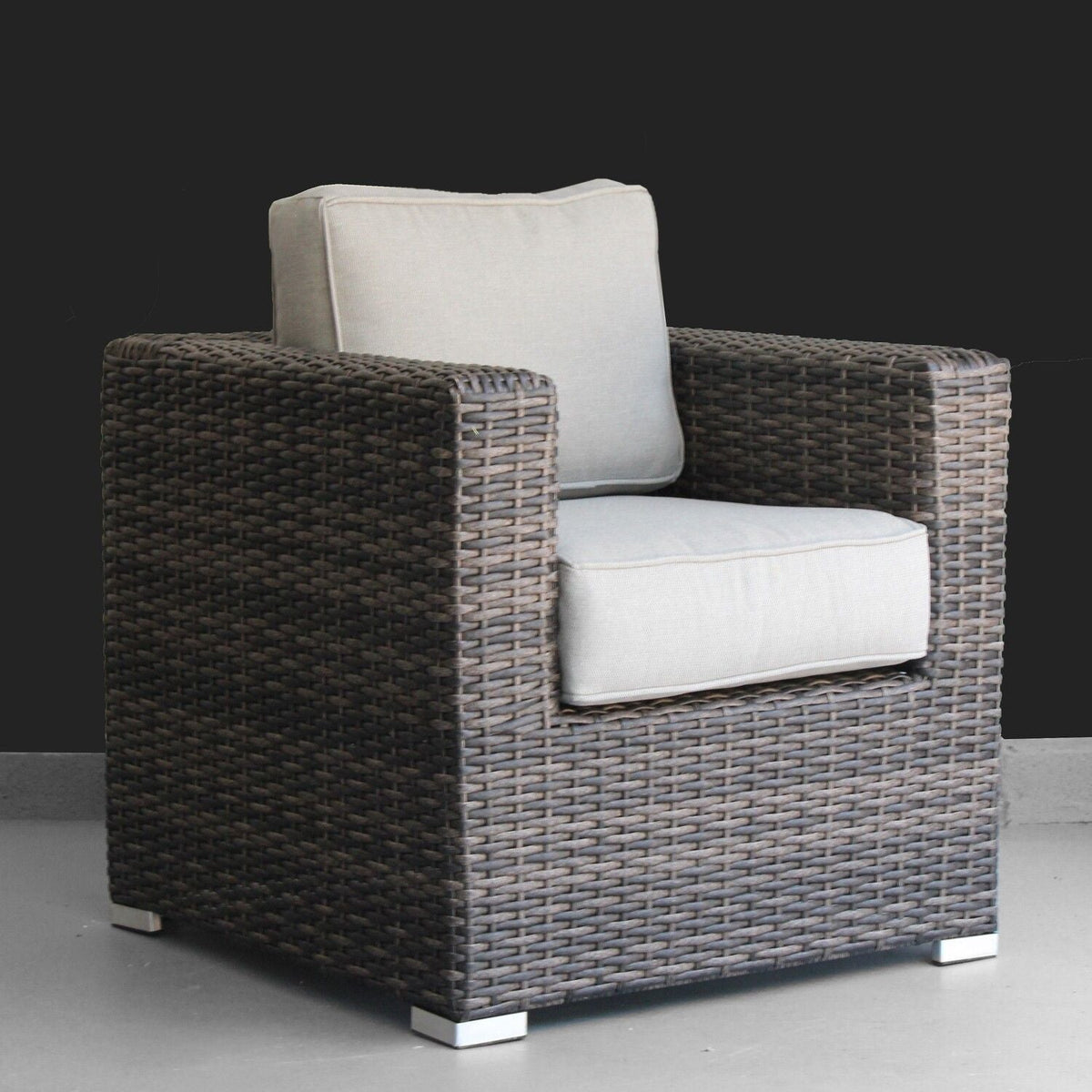 Outdoor Patio Chair With Cushions