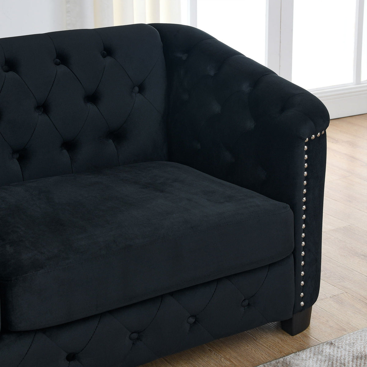 Modern Chesterfield Sofa With Tufted Backrest