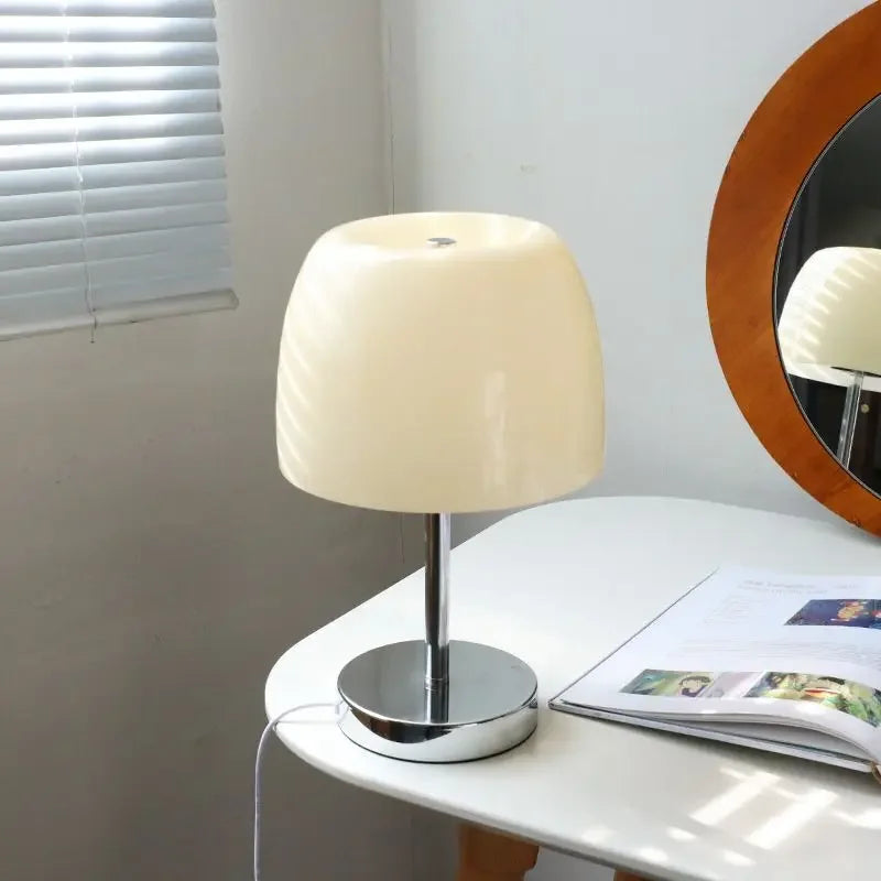 Retro American Glass Table Lamp