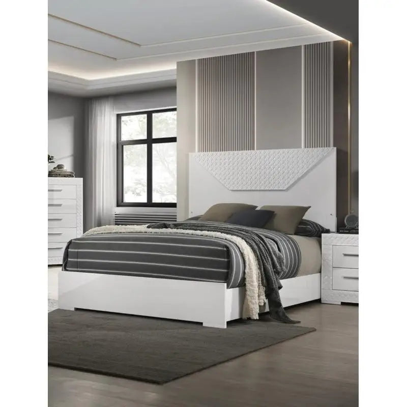 White Color Eastern King Size Bed with LED Headboard