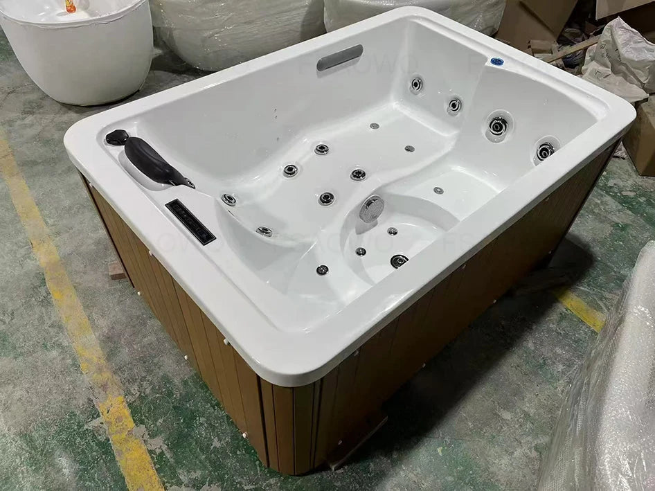 3 Person Hot Tub Outdoor Garden Jacuzzi