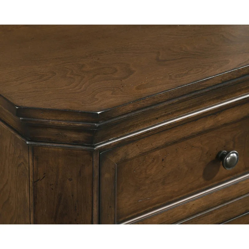 Traditional Wood Queen Bed Set with Dresser Mirror Nightstand Chest