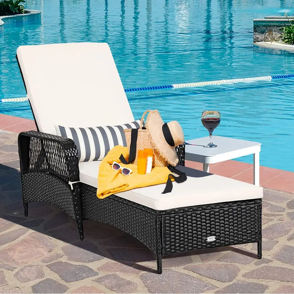 Outdoor Wicker Chaise Lounge