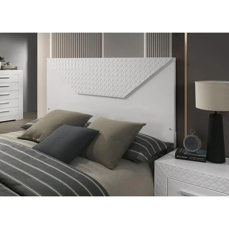 White Color Eastern King Size Bed with LED Headboard