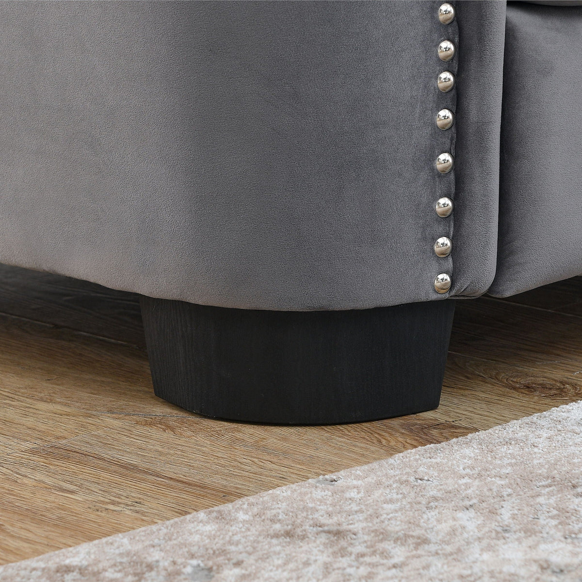 Modern Chesterfield Sofa With Tufted Backrest