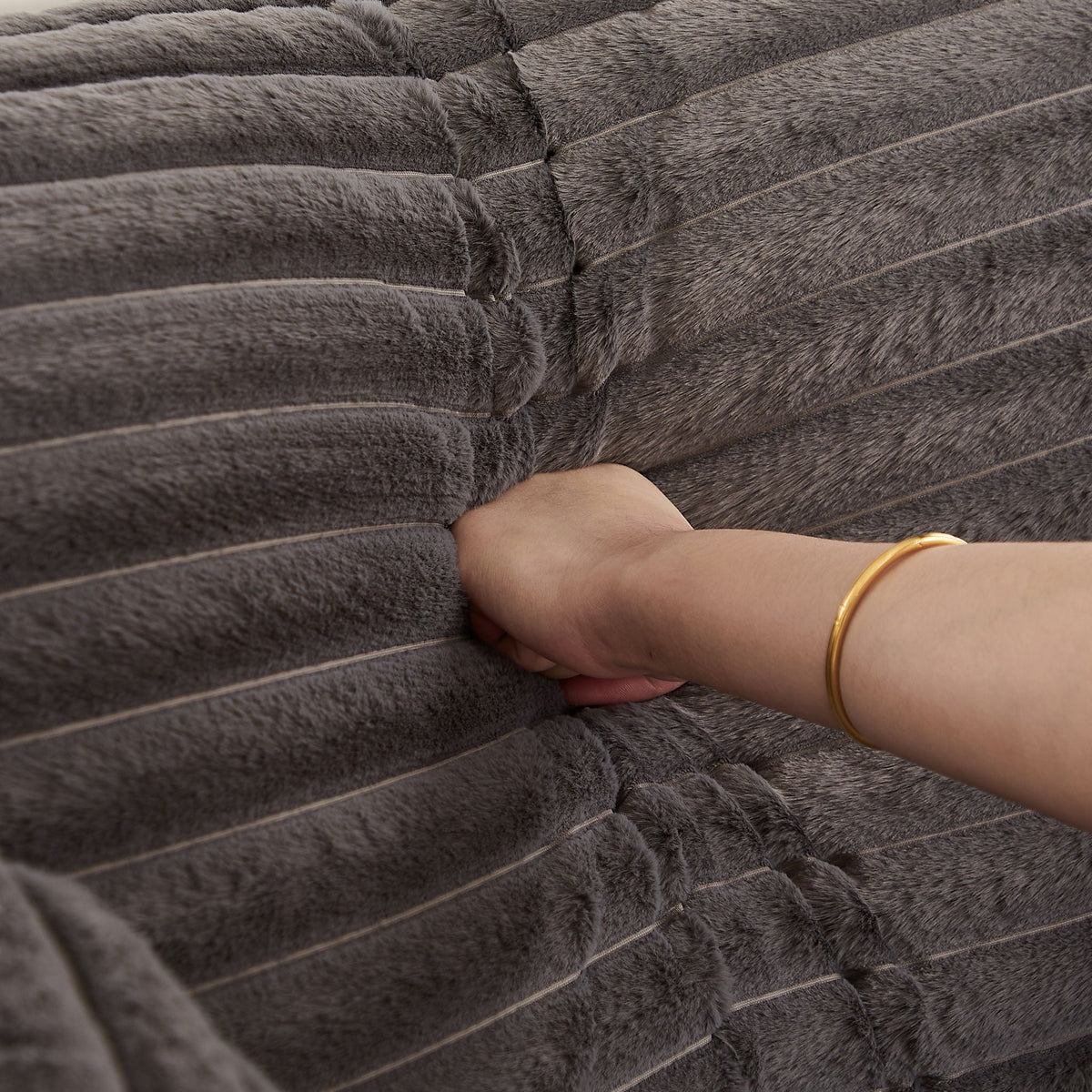 Modern Single Sofa With Backrest Pillow